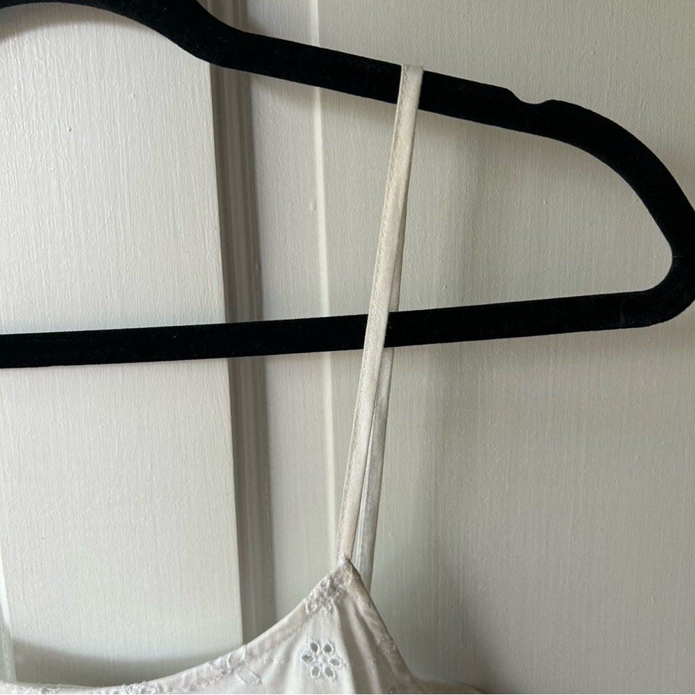 Zara White Eyelet Ruffle Cami - Picture 4 of 6